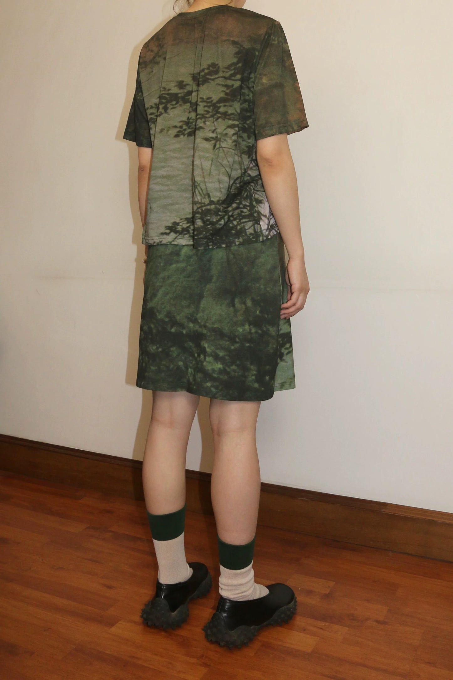 Oddgreen – Bamboo Falls Tee 'Botanical Impression in Cloud White'