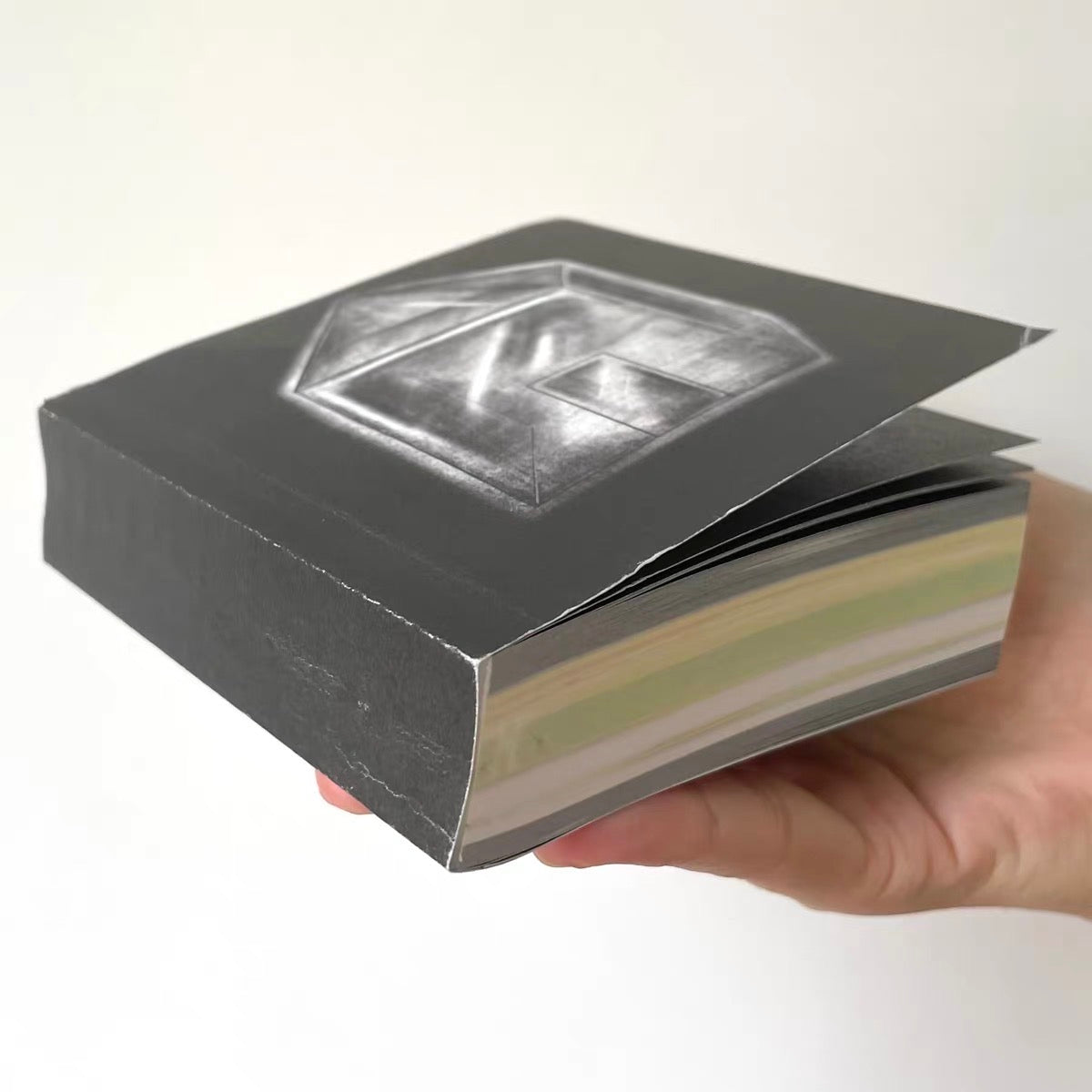 Tirezhong - HandFlipBook 'A Luminous House'