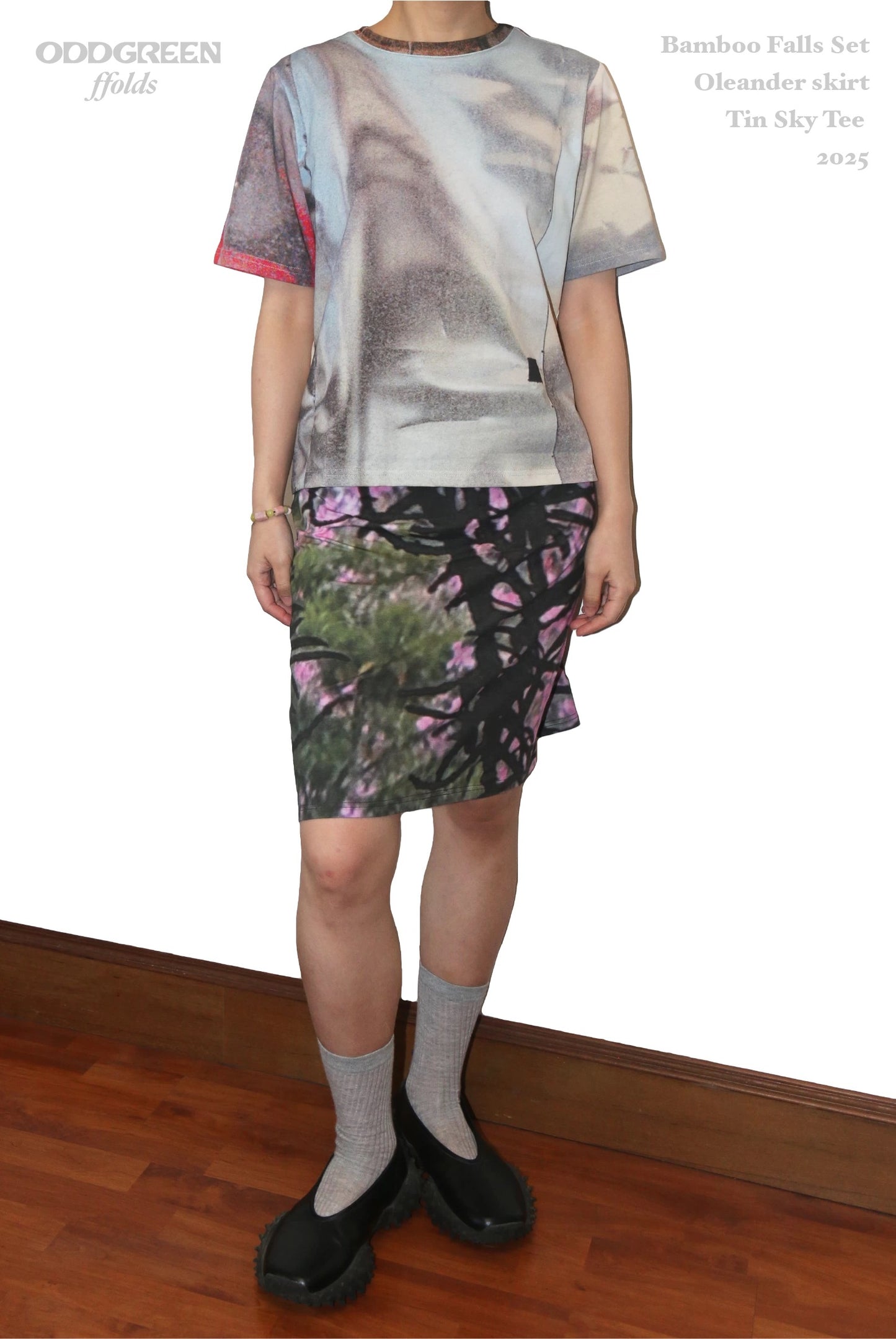 Oddgreen - Oleander Skirt 'Botanical Impression in Pastel Green'