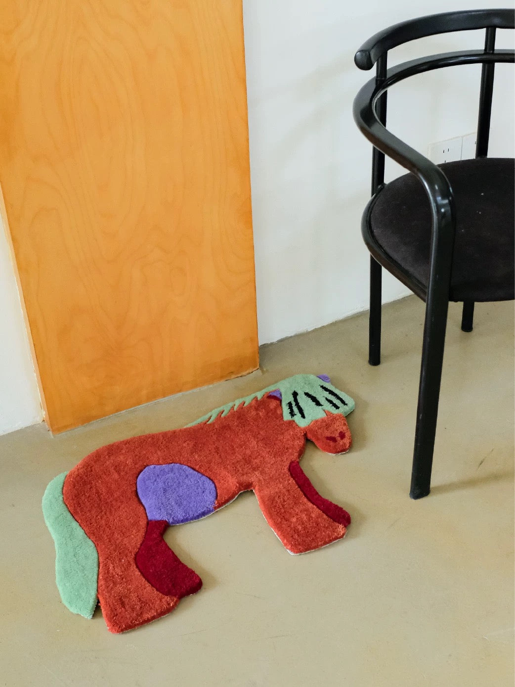 Hoobin - Hand-Tufted Little Red Horse Rug – Brick Red