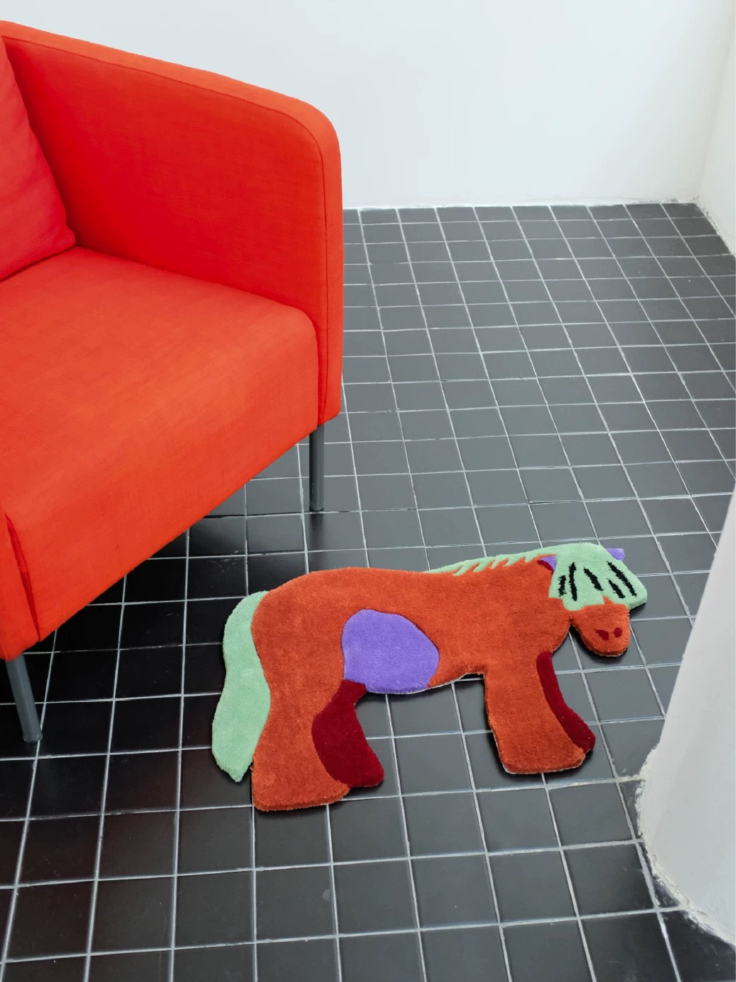 Hoobin - Hand-Tufted Little Red Horse Rug – Brick Red