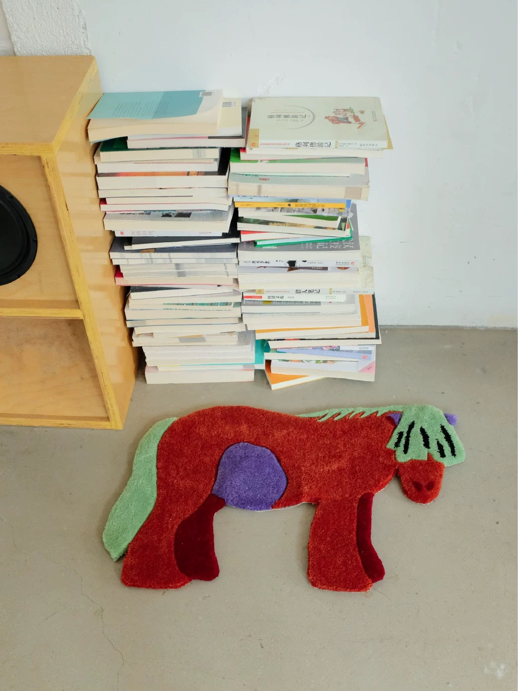 Hoobin - Hand-Tufted Little Red Horse Rug – Brick Red