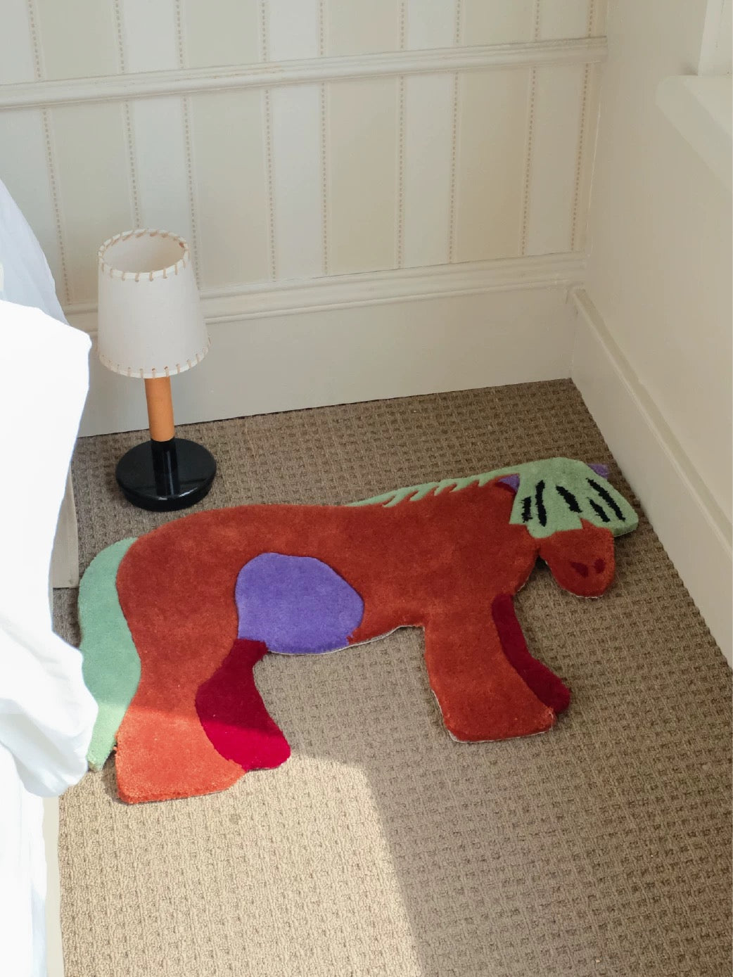 Hoobin - Hand-Tufted Little Red Horse Rug – Brick Red