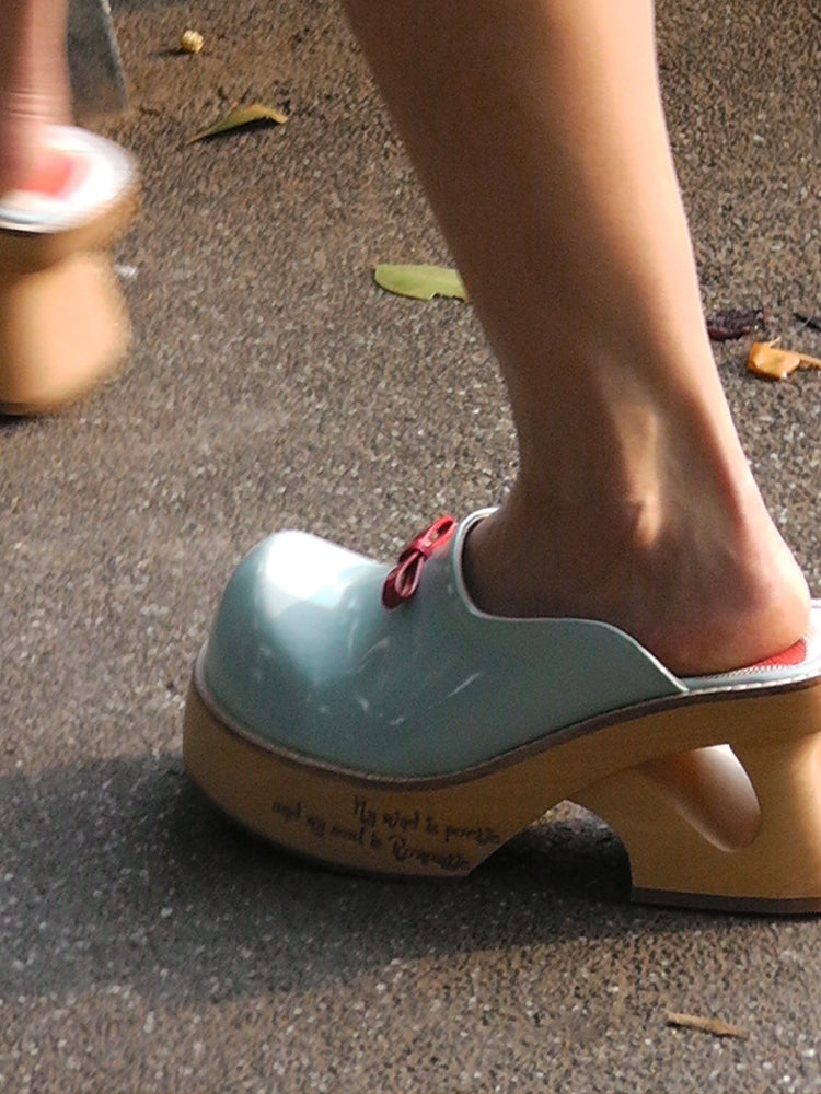 PonteAlleMoss19 - Handmade Original Wooden Clogs - Red and Blue Bow Strawberry